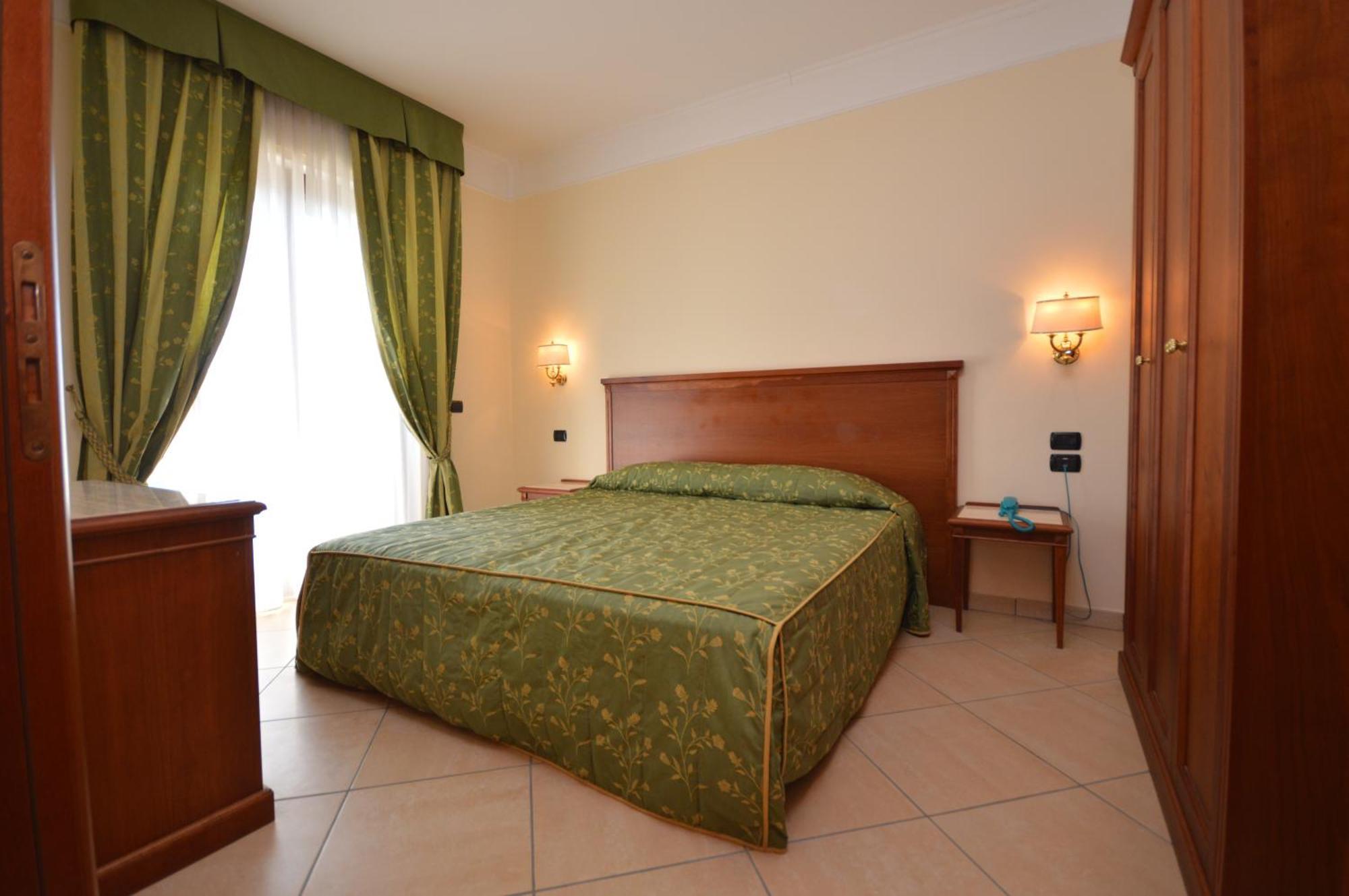 Hotel Residence Il Gabbiano Cirò Marina Værelse billede